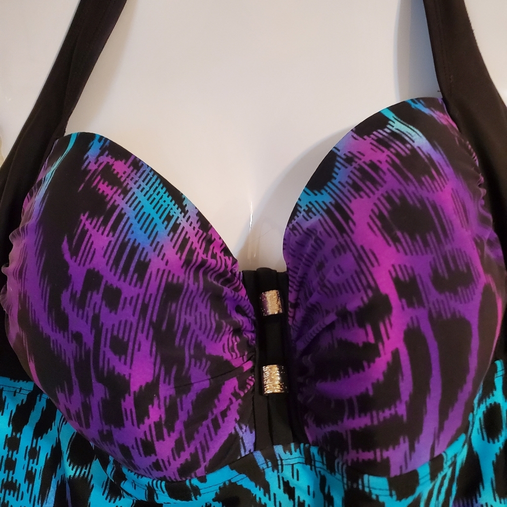 Catalina Halter Swimsuit top - Picture 2 of 10